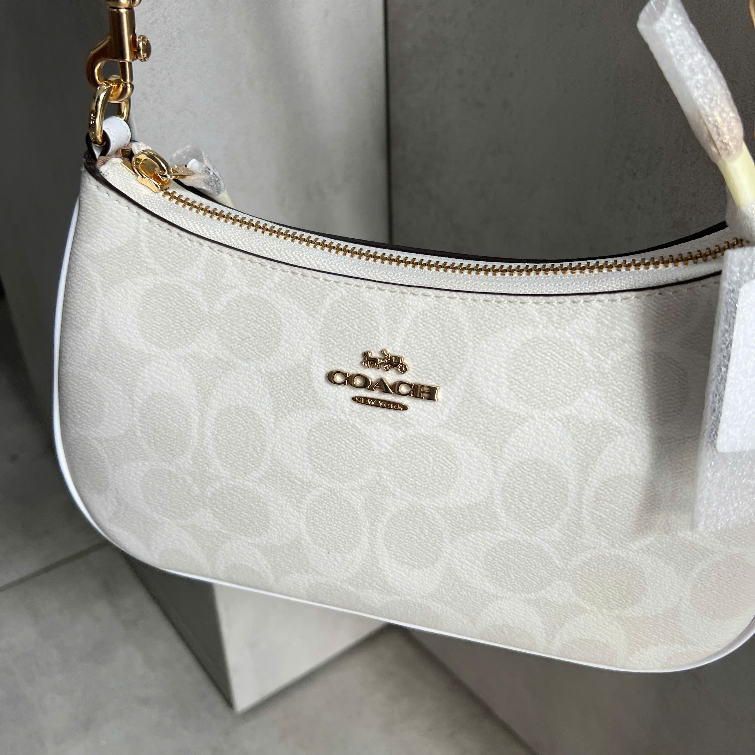 COACH SIGNATURE TERI BAG - WHITE