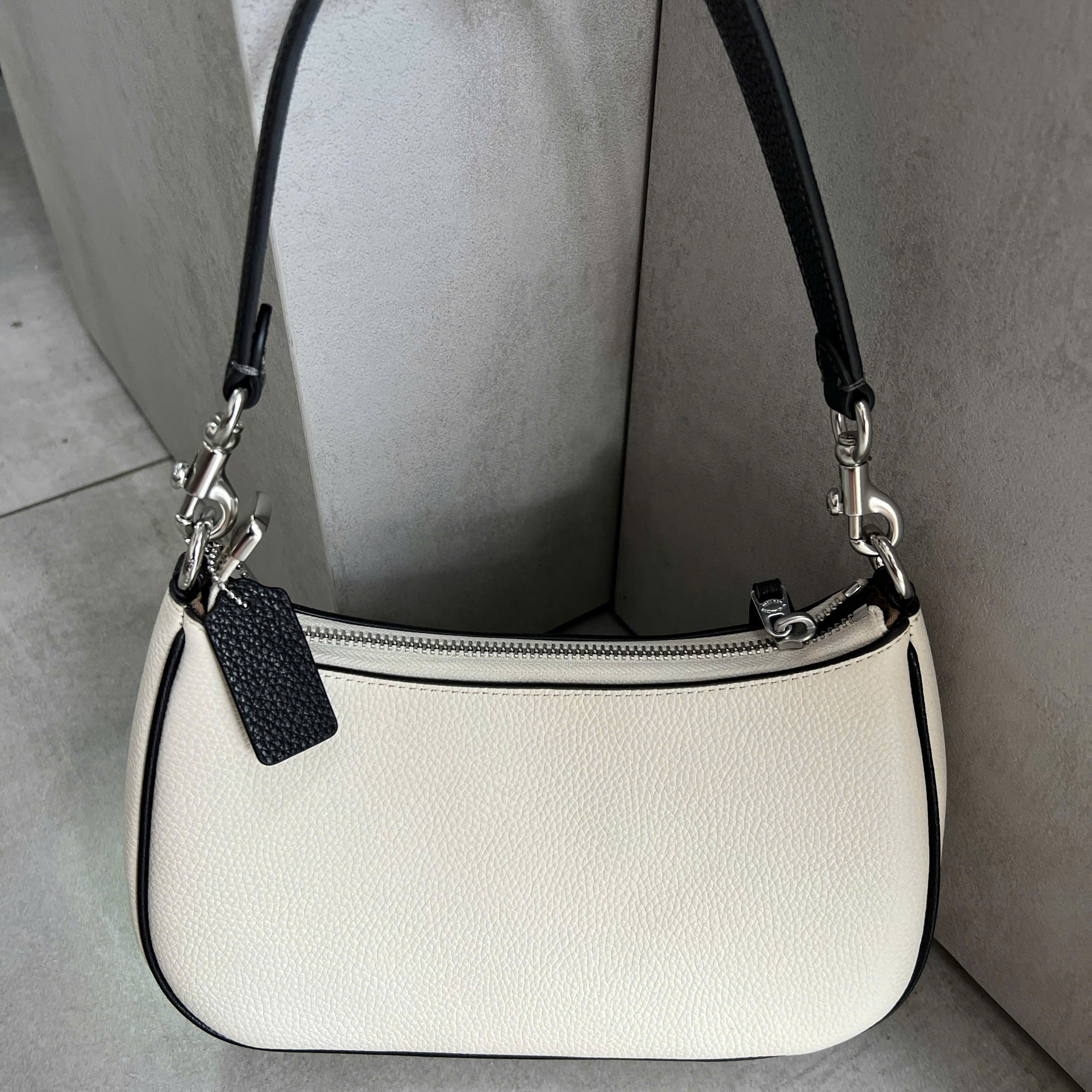 COACH VALUE TERI BAG - WHITE/BLACK