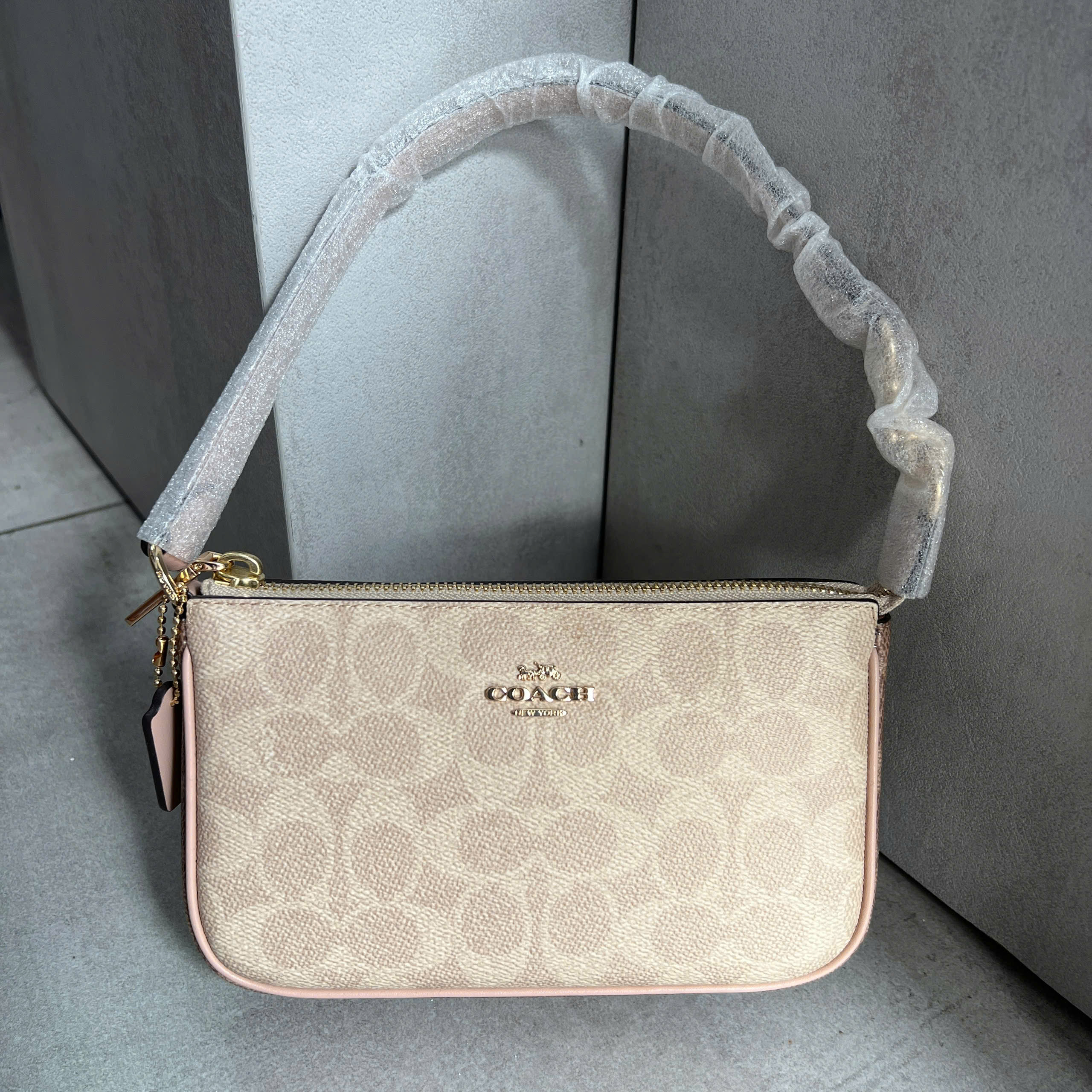 COACH SIGNATURE NOLITA BAG - SAND/PINK